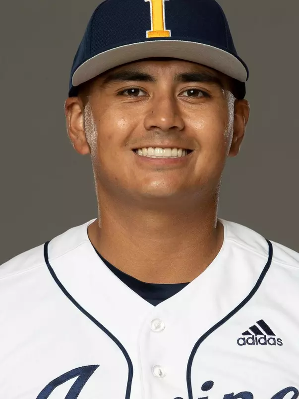 john-vergara-uci-bsb-2021-headshot