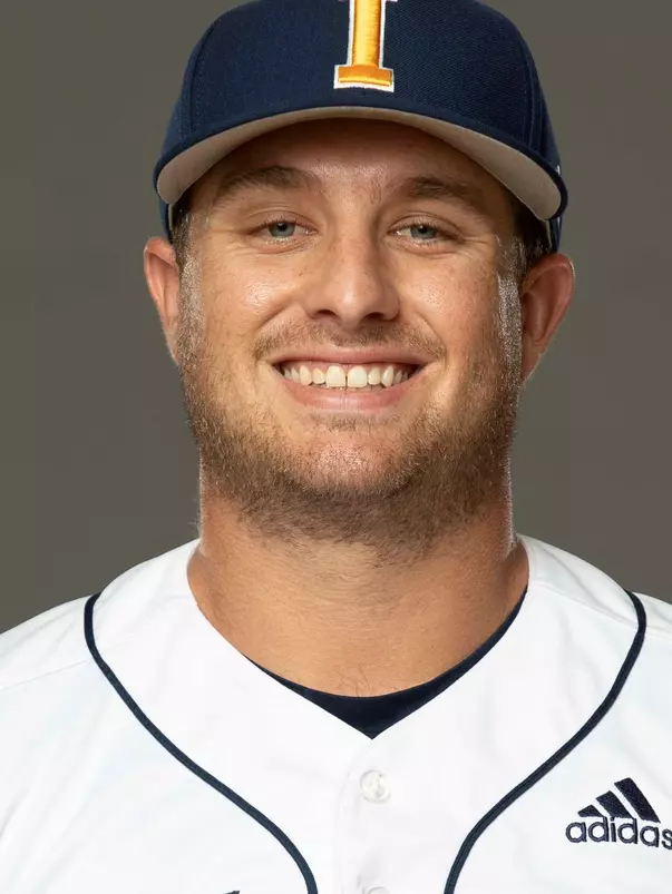 dylan-riddle-uci-bsb-2021-headshot