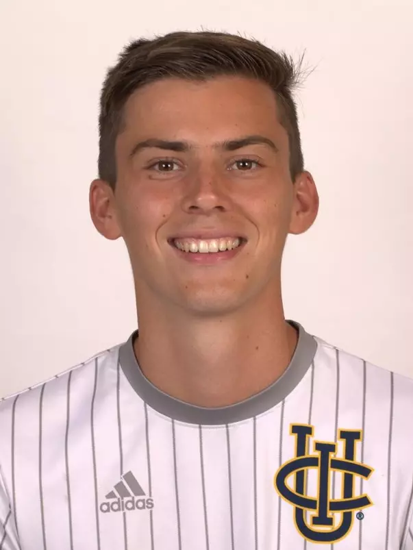 michael-orozco-uci-msoc-2021-headshot