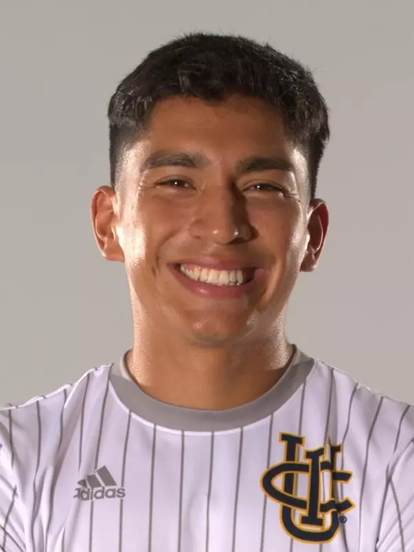 oscar-delgado-uci-msoc-2021-headshot