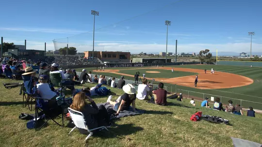 uci-bsb-2022-gcu-anteater-ballpark