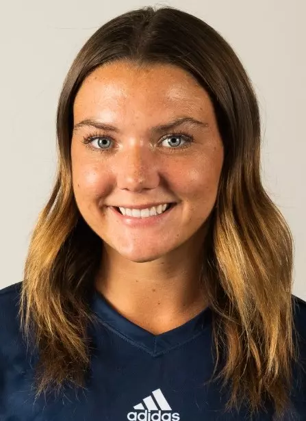 gracie-haley-uci-wsoc-2022-headshot