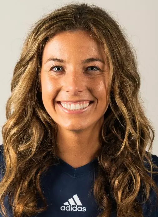 alyssa-moore-uci-wsoc-2022-headshot