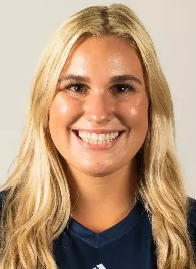 erin-covey-uci-wsoc-2022-headshot