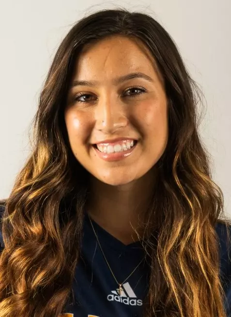 mihaela-perez-uci-wsoc-2022-headshot