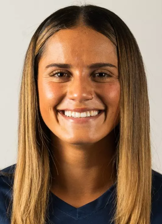destinee-manzo-uci-wsoc-2022-headshot