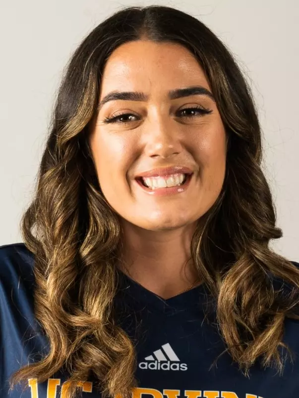 maddy-chavez-uci-wsoc-2022-headshot