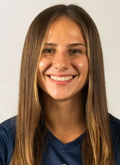 chloe-ragon-uci-wsoc-2022-headshot