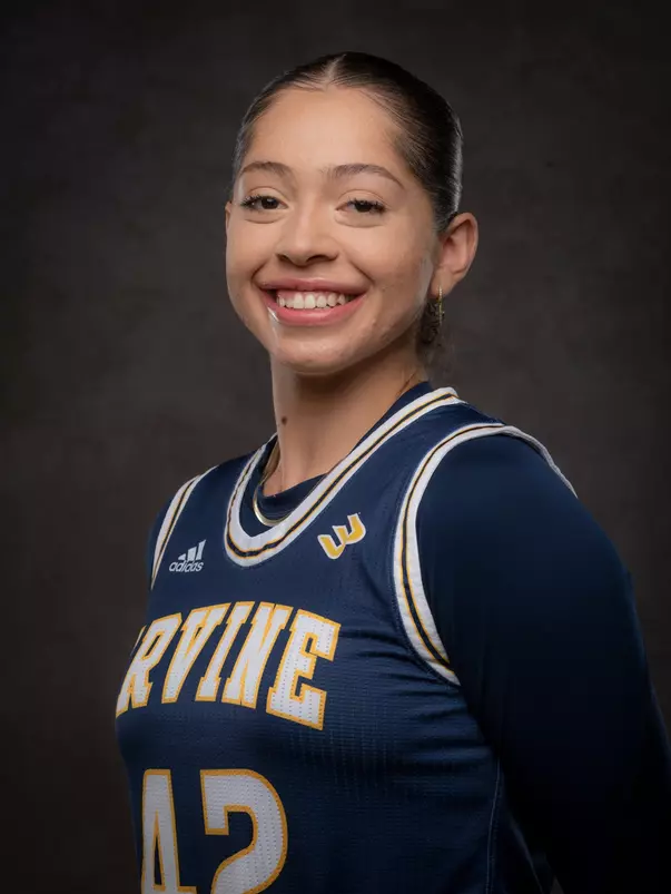 naomi-hunt-wbb-2022-head-shot