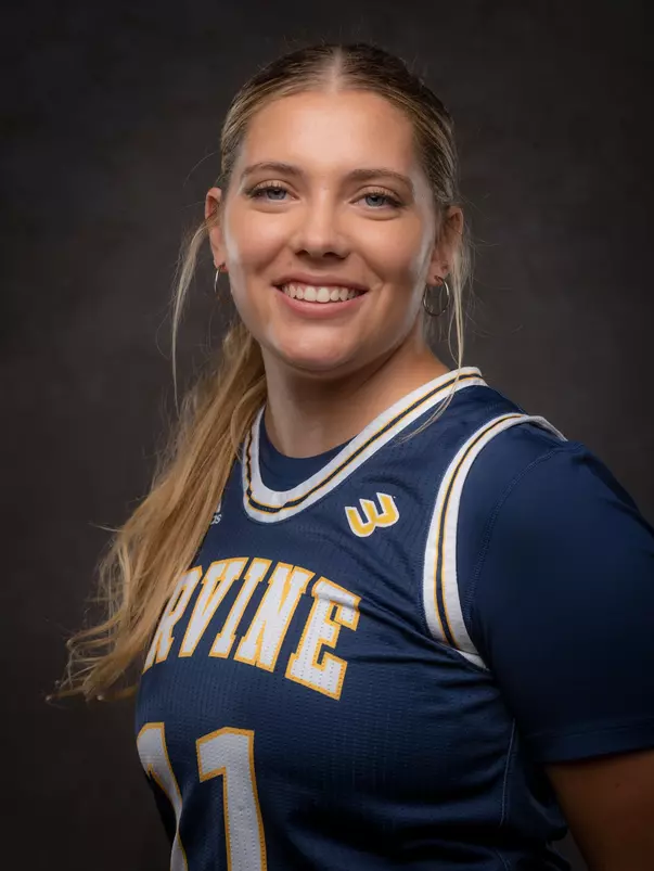 amelia-scharpf-wbb-2022-head-shot