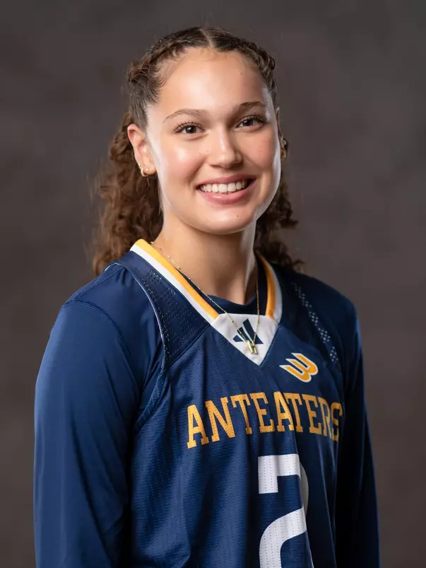 haley-hernandez-wbb-2023-mug