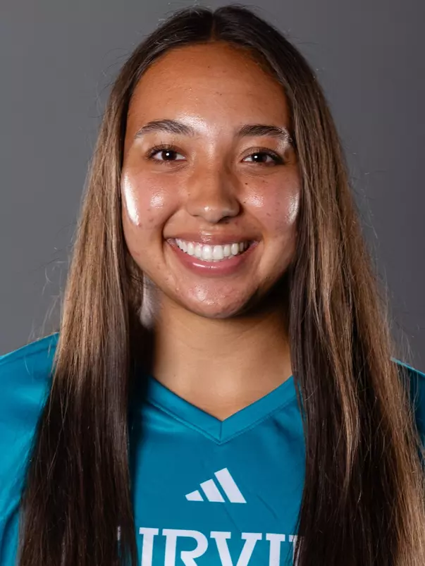 laurynn-ziller-uci-wsoc-2024-headshot
