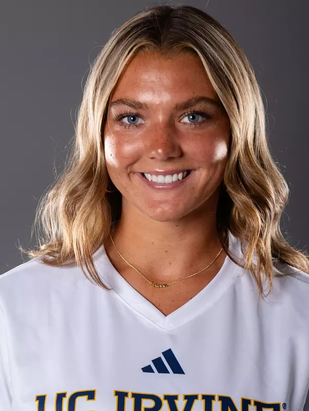 gracie-haley-uci-wsoc-2024-headshot