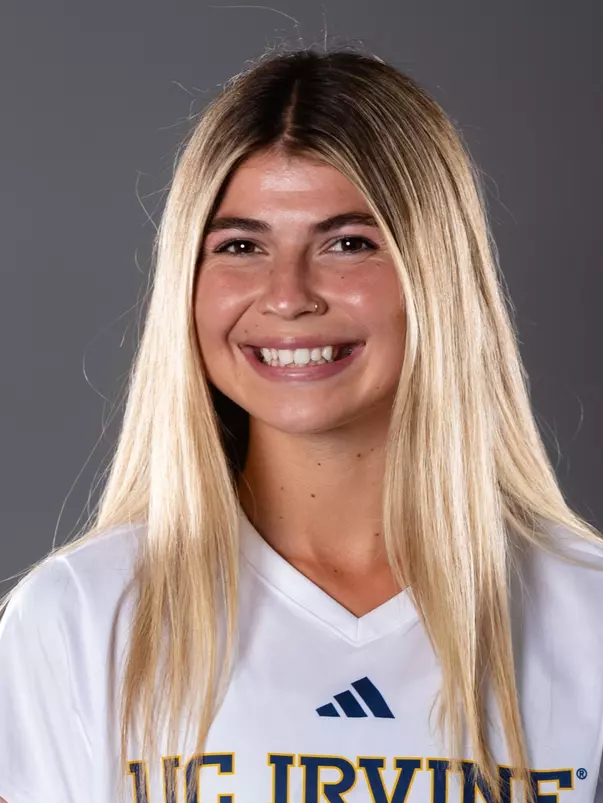 kaitlyn-paculba-uci-wsoc-2024-headshot