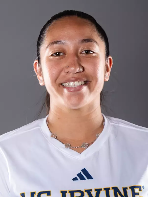 aislynn-crowder-uci-wsoc-2024-headshot