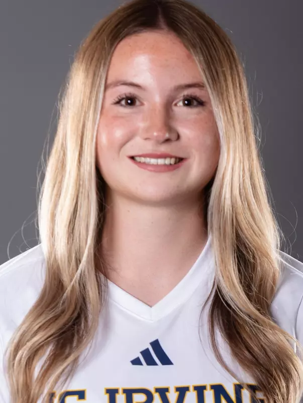 clara-samson-uci-wsoc-2024-headshot