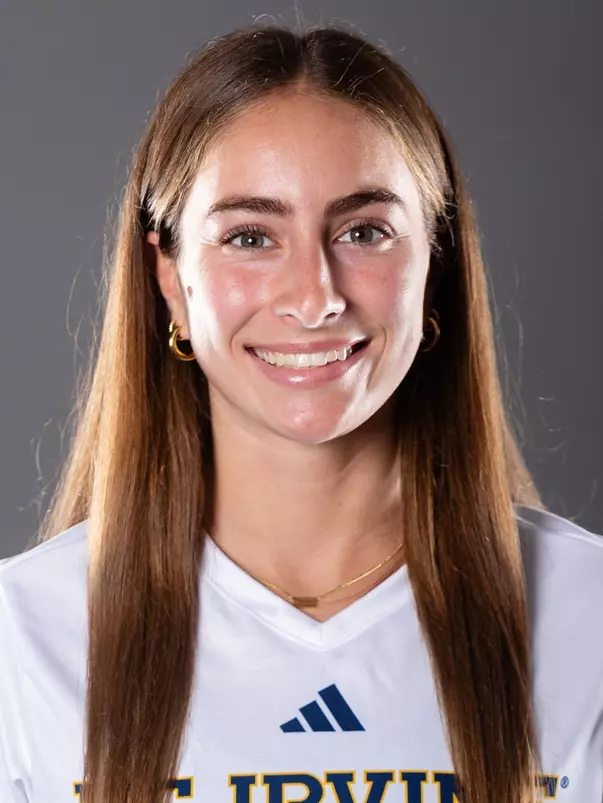 mia-colombini-uci-wsoc-2024-headshot