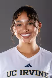 autumn-thompkins-uci-wsoc-2024-headshot