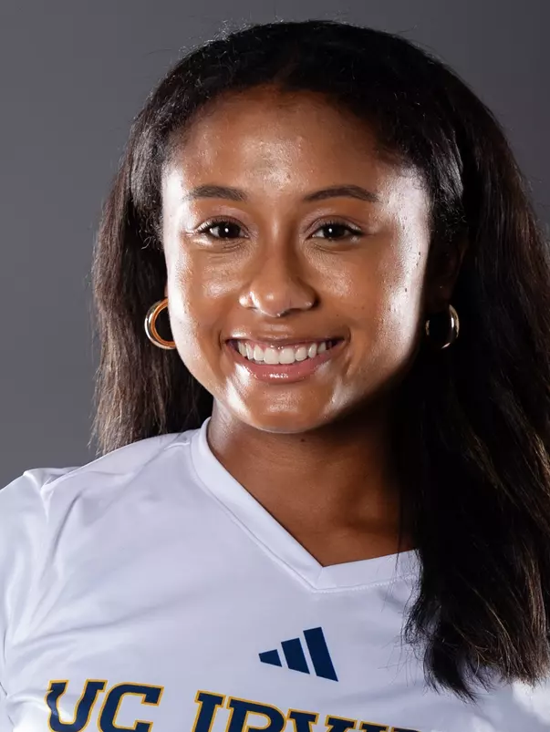 kamryn-taylor-uci-wsoc-2024-headshot