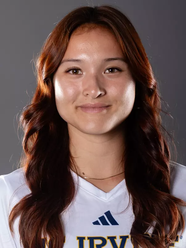 hailey-clingan-uci-wsoc-2024-headshot