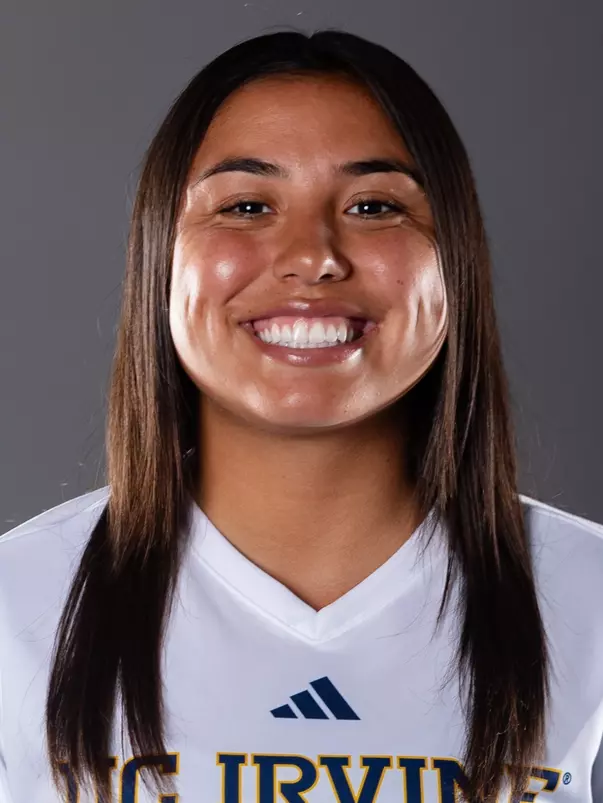desiree-mendoza-uci-wsoc-2024-headshot
