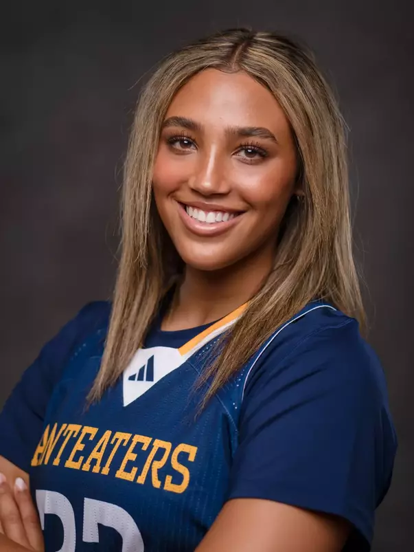 jada-wynn-wbb-2025-26-mug