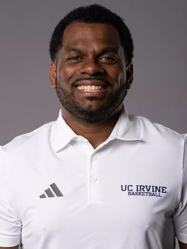 Julius-Smith-MBB-Assistant-Coach-25-26
