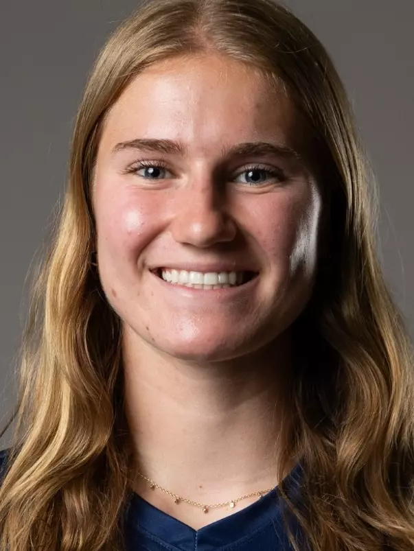 allison-rabe-uci-wsoc-2026-recruitheadshotnewcomer
