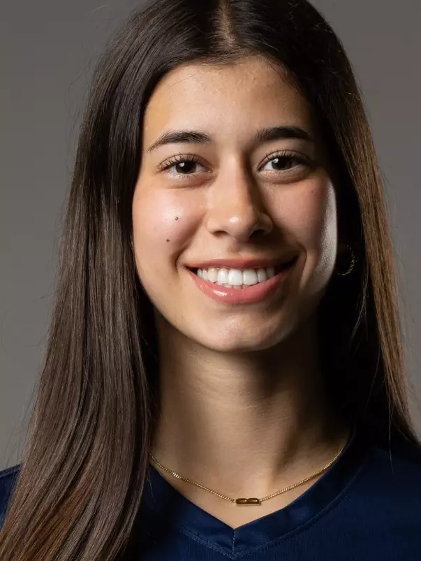 isabella-meric-uci-wsoc-2026-recruitheadshotnewcomer
