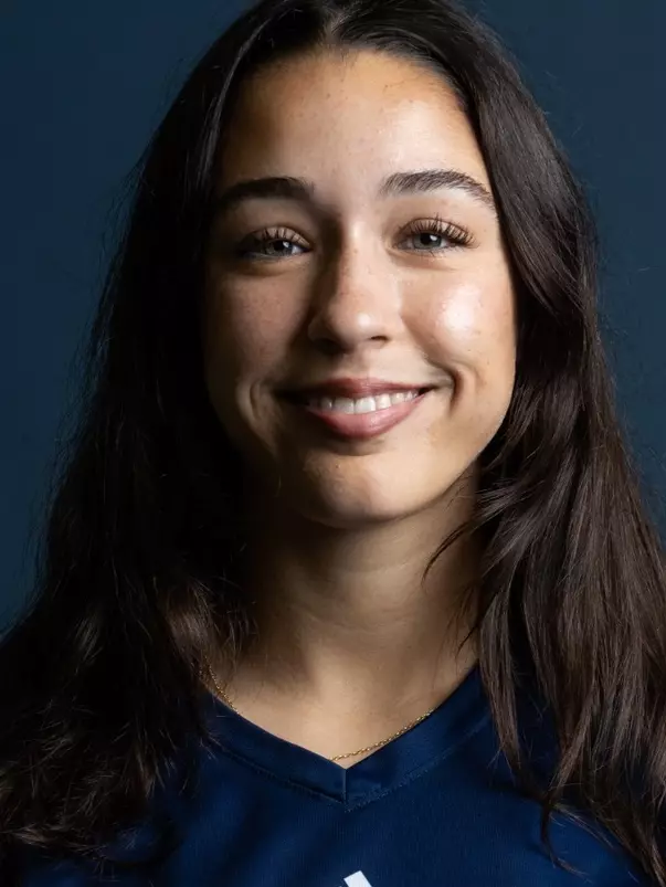 oona-hartman-uci-wsoc-2026-headshot-preseason