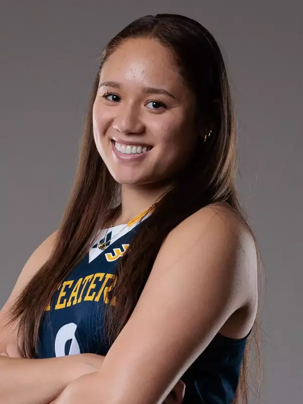 UC Irvine Women’s Basketball Player, Sarah Miller, poses for photos on the UC Irvine Campus on May 18, 2026