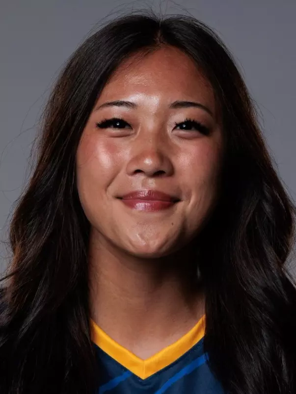 fiona-shin-uci-wsoc-2026-headshot