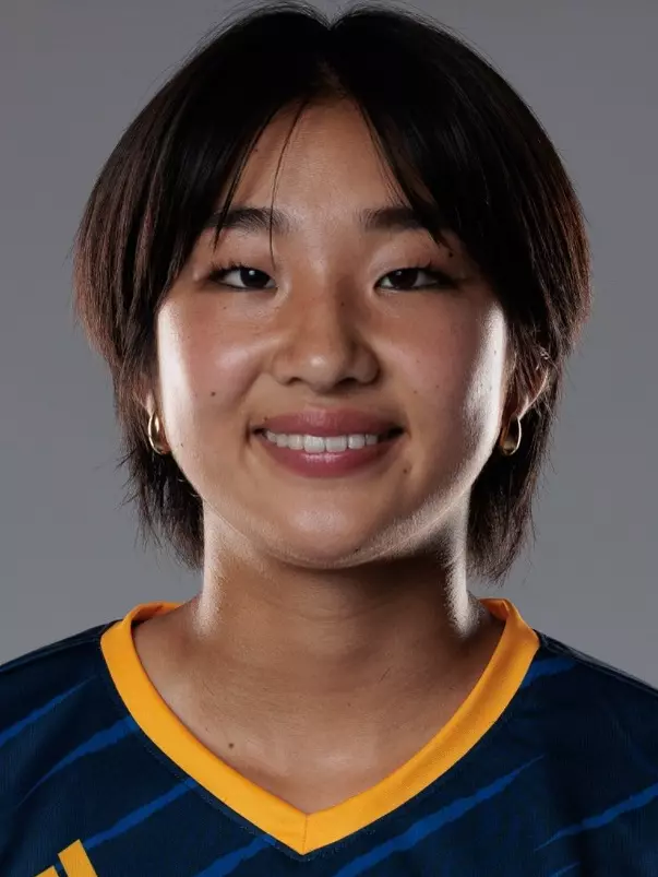 mimi-yamamoto-uci-wsoc-2026-headshot