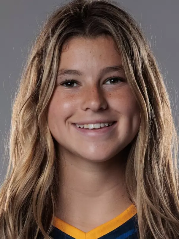 olivia-stark-uci-wsoc-2026-headshot