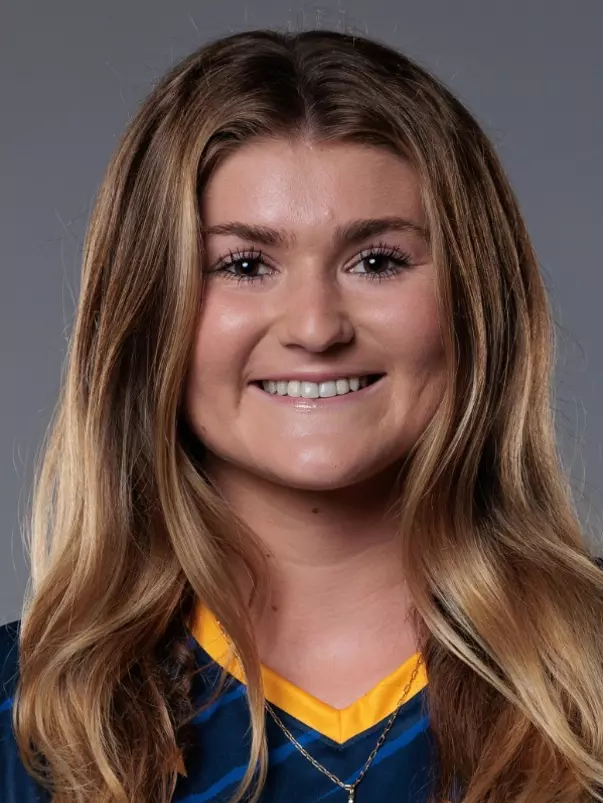 kelsey-swyney-uci-wsoc-2026-headshot