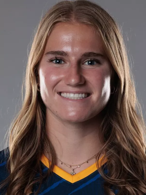 allison-rabe-uci-wsoc-2026-headshot