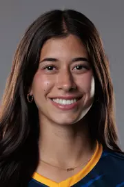 isabella-meric-uci-wsoc-2026-headshot