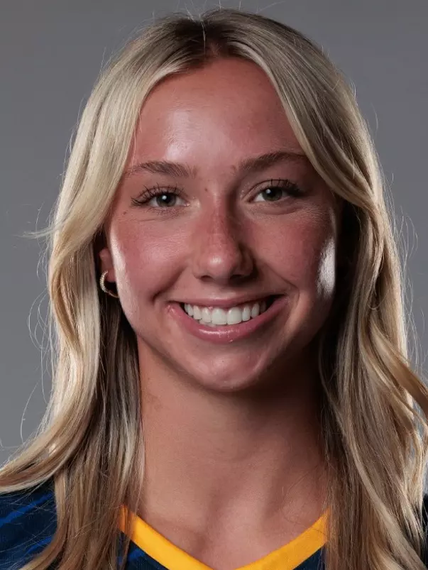 elizabeth-hayes-uci-wsoc-2026-headshot