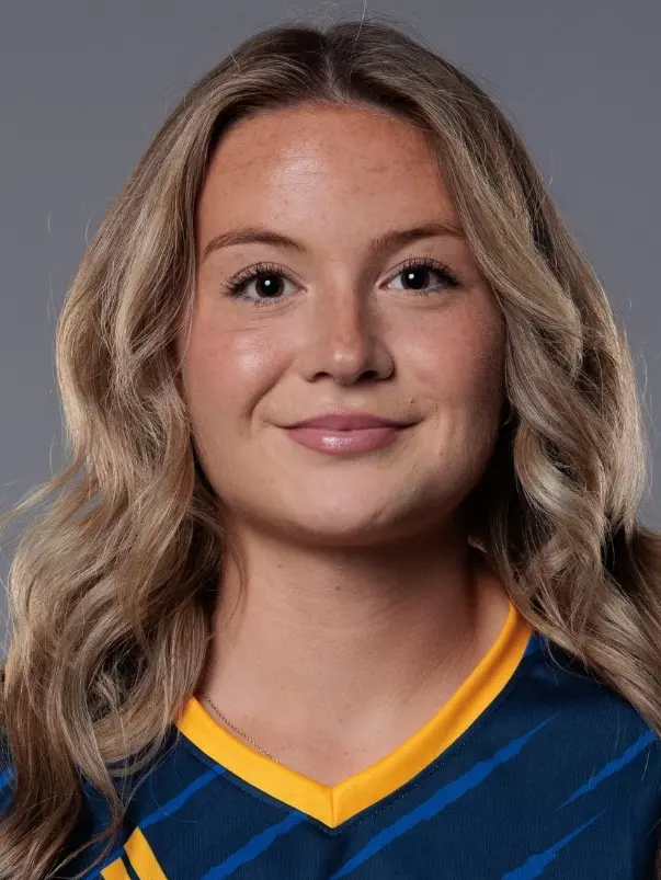 clara-samson-uci-wsoc-2026-headshot
