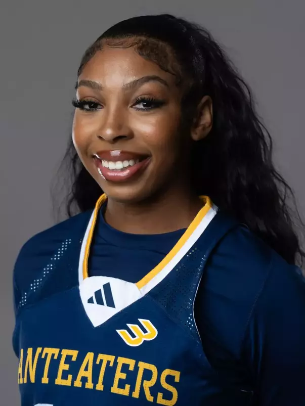 Head shot of Makiah Asidanya in blue jersey