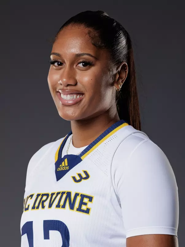 Head shot of Nohe'alani Stores in a white UC Irvine jersey.