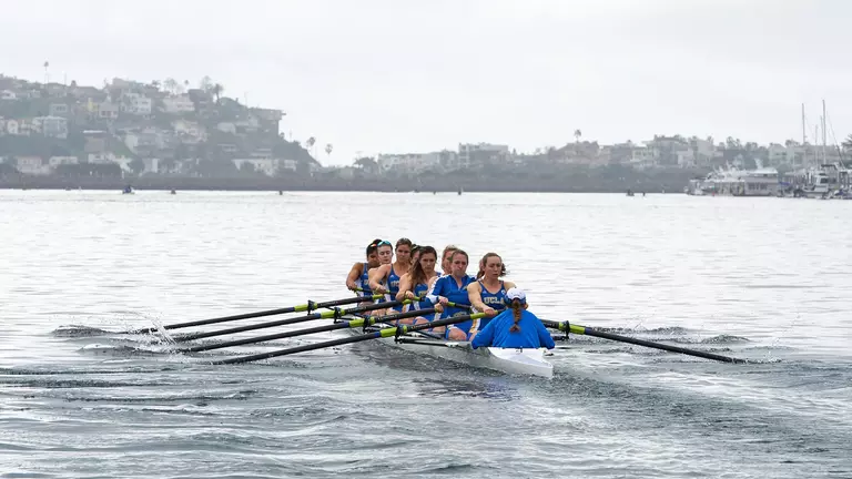 UCLA Nets 13 Rowers on Pac-12 All-Academic Team
