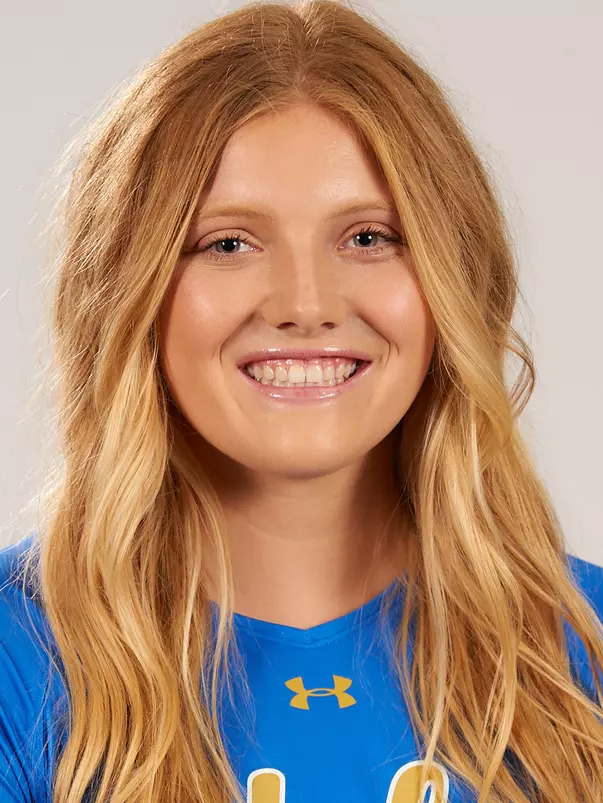 UCLA Athletics - 2018 UCLA Women's Soccer Media Day Portraits, UCLA, Los Angeles, CA.July 13th, 2018Copyright Don Liebig/ASUCLASharts_Hannah_002.NEF