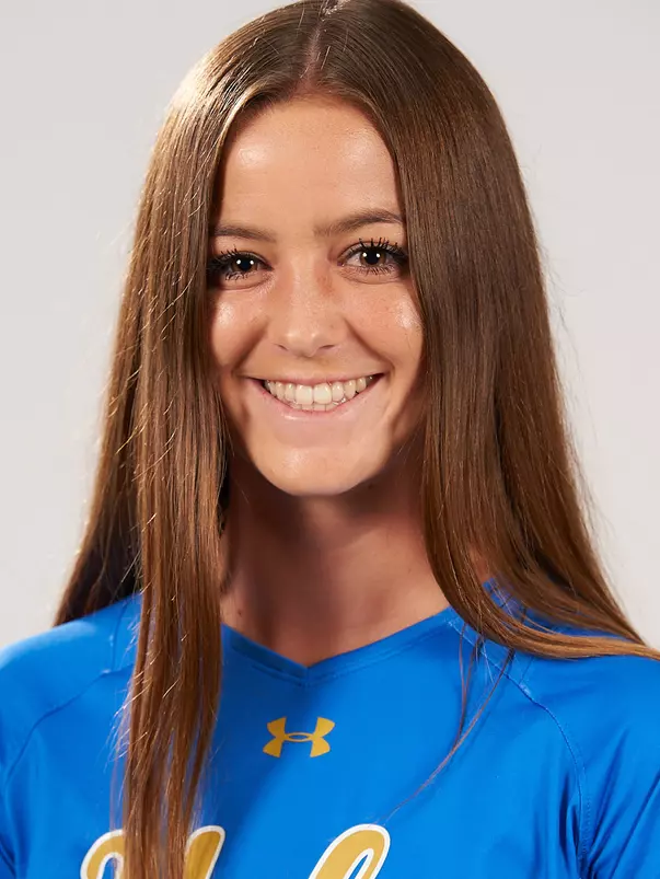 Issy Bellinghausen - 2018 head shot