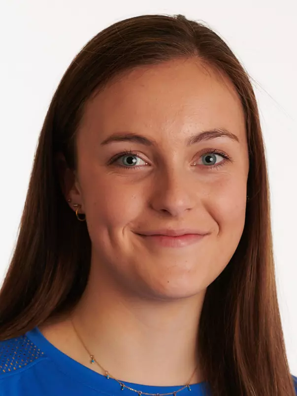 Charlotte Altieri, 2019 rowing headshot
