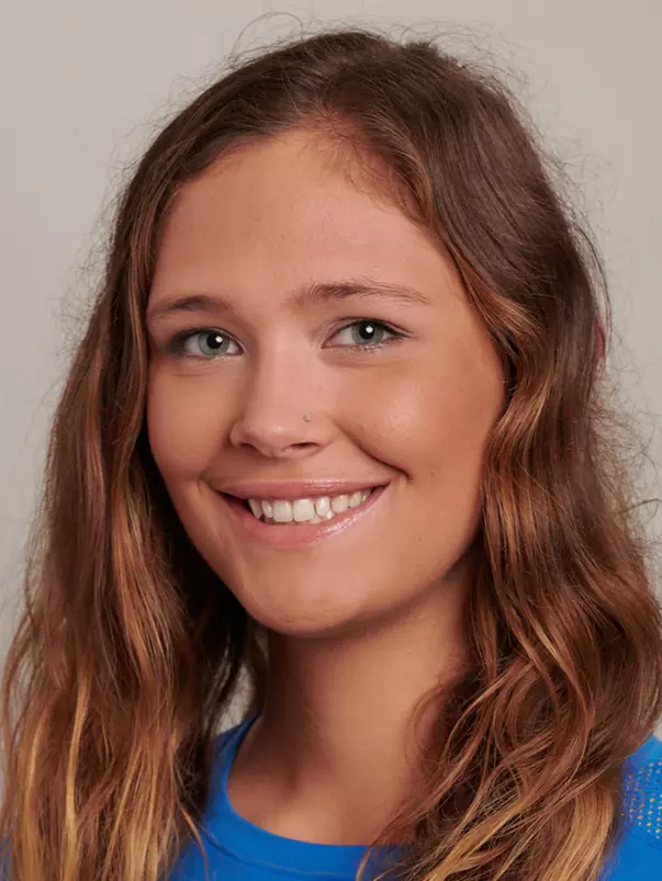 Fiona Buzzard, 2019 rowing headshot