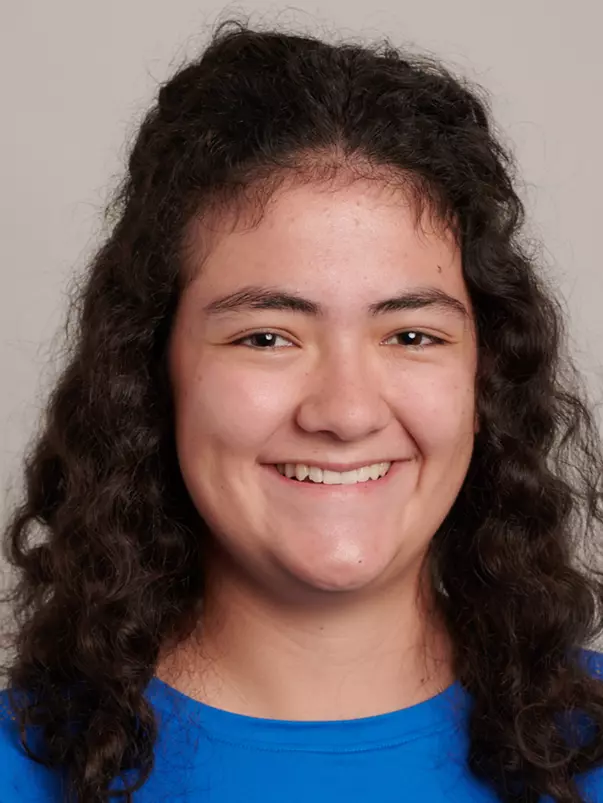 Irene Davila Mejia, 2019 rowing headshot