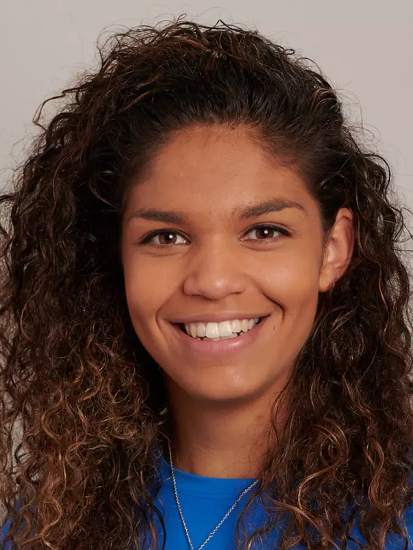 Kyra Edwards, 2019 rowing headshot