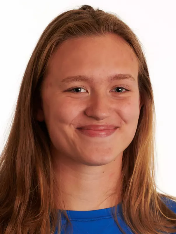 Lucy Holgate, 2019 women's rowing headshot