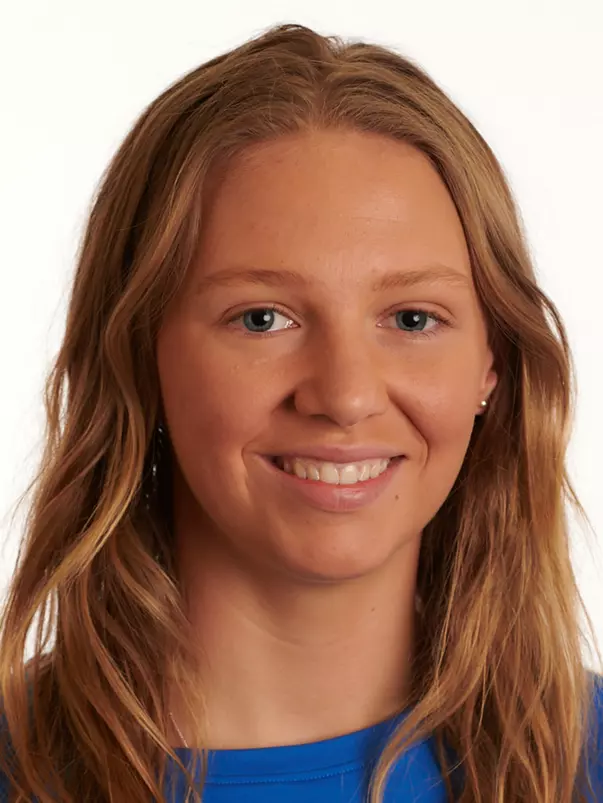 Imogen Purcell, 2019 women's rowing headshot